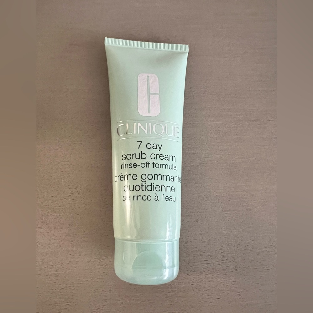 Full size Clinique 7 Day Scrub Cream - Light Green